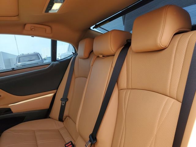 Used 2025 Lexus ES 350 Ultra Luxury w/ Accessory Package (Z1) FWD image 29