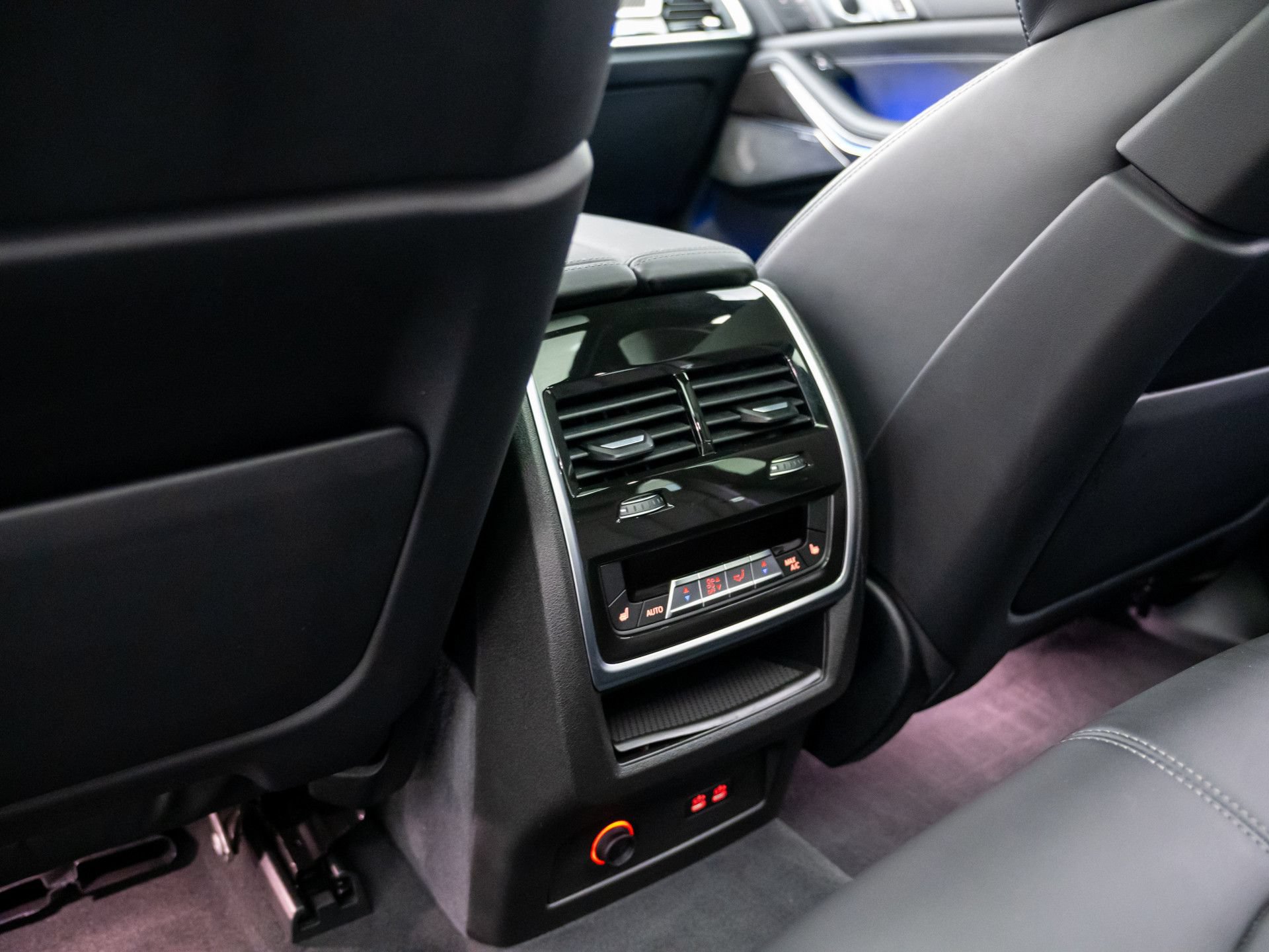 Used 2025 BMW X5 M Competition w/ Executive Package AWD/4WD image 19