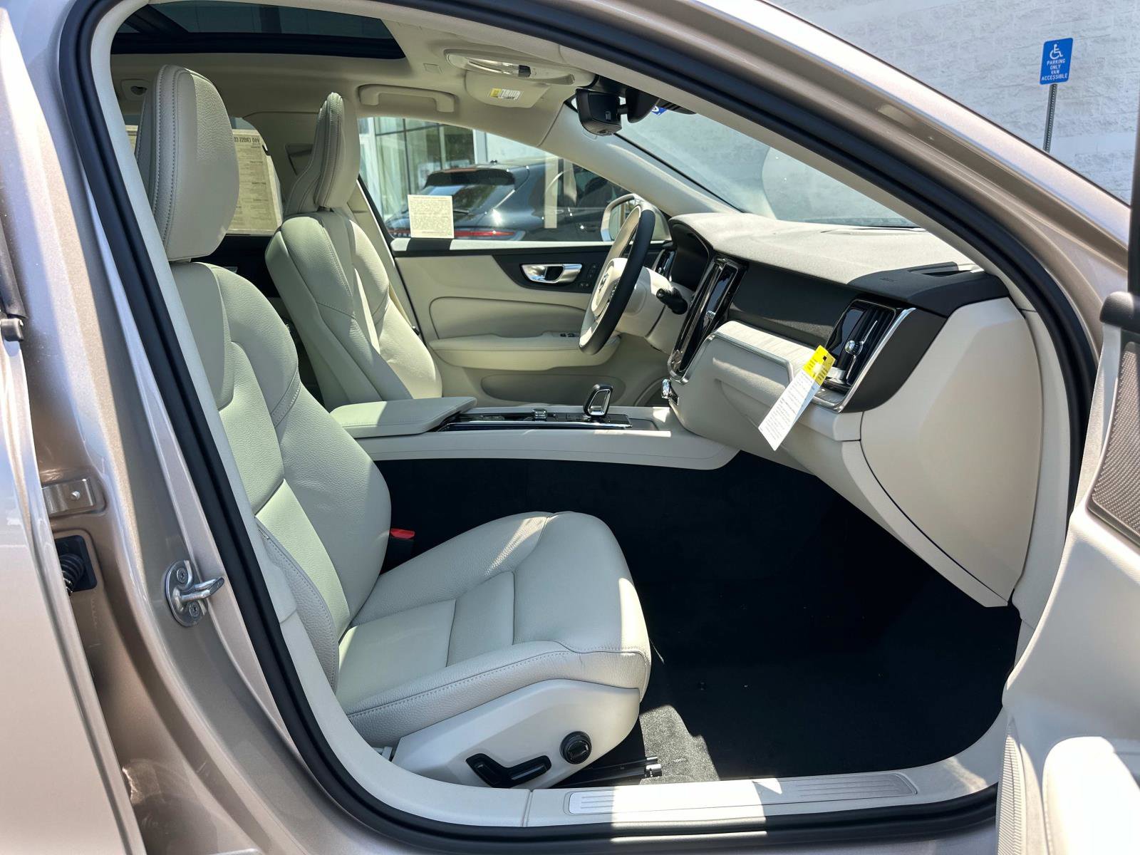 New 2026 Volvo V60 B5 Cross Country Plus w/ Climate Package AWD/4WD image 20