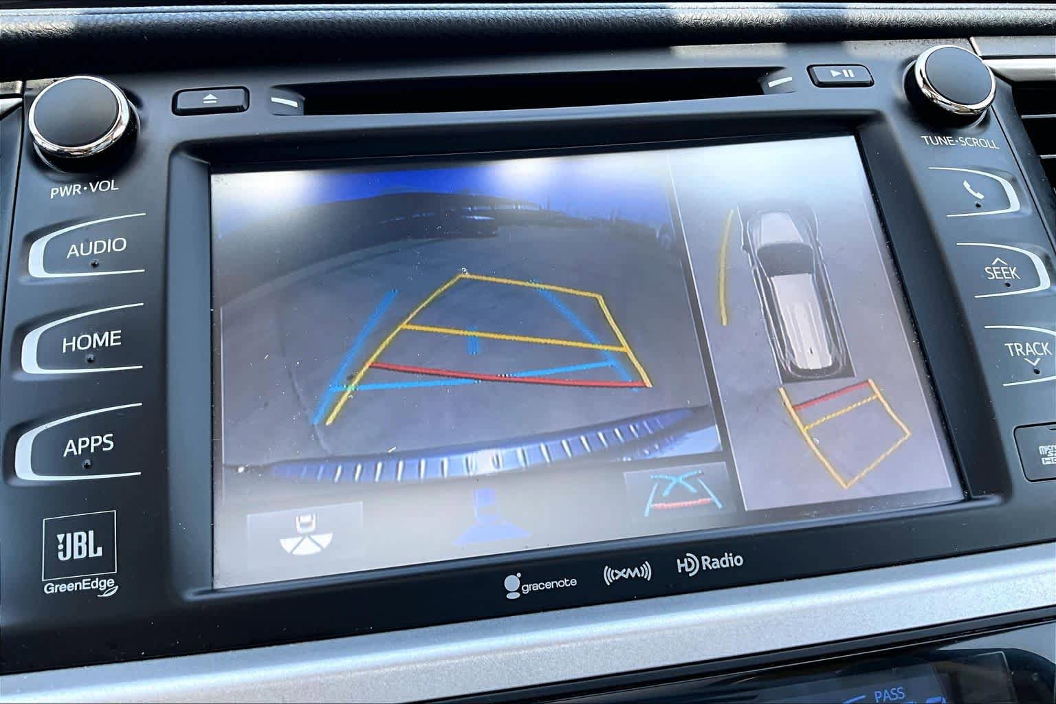 Used 2017 Toyota Highlander Limited Platinum FWD image 25