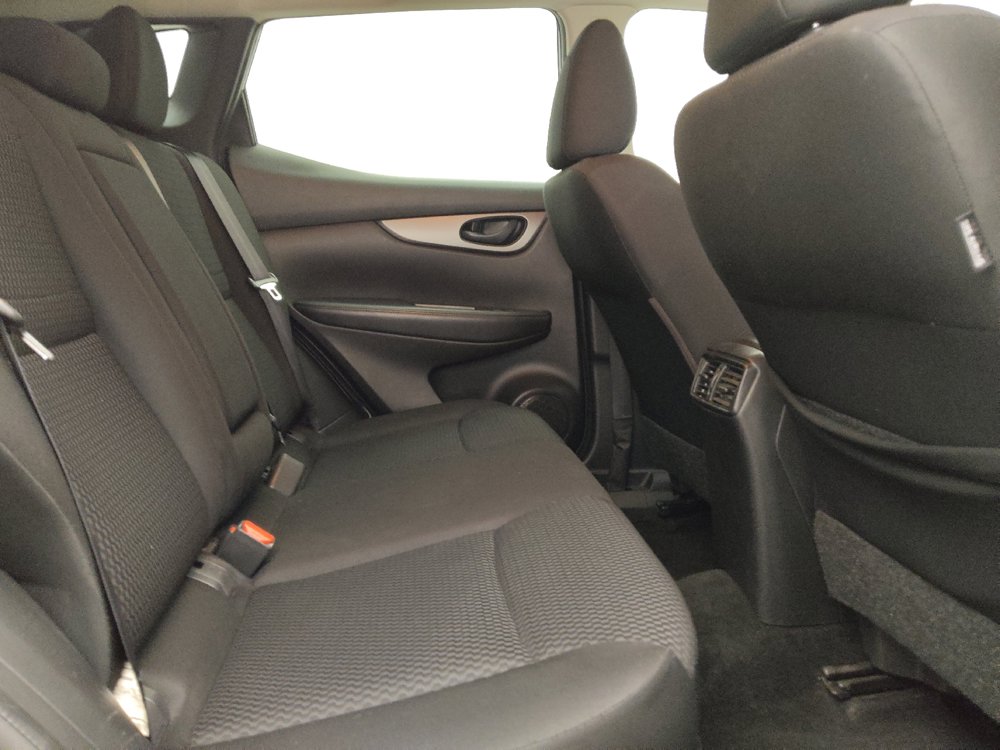Used 2017 Nissan Rogue Sport S w/ S Appearance Package FWD image 19