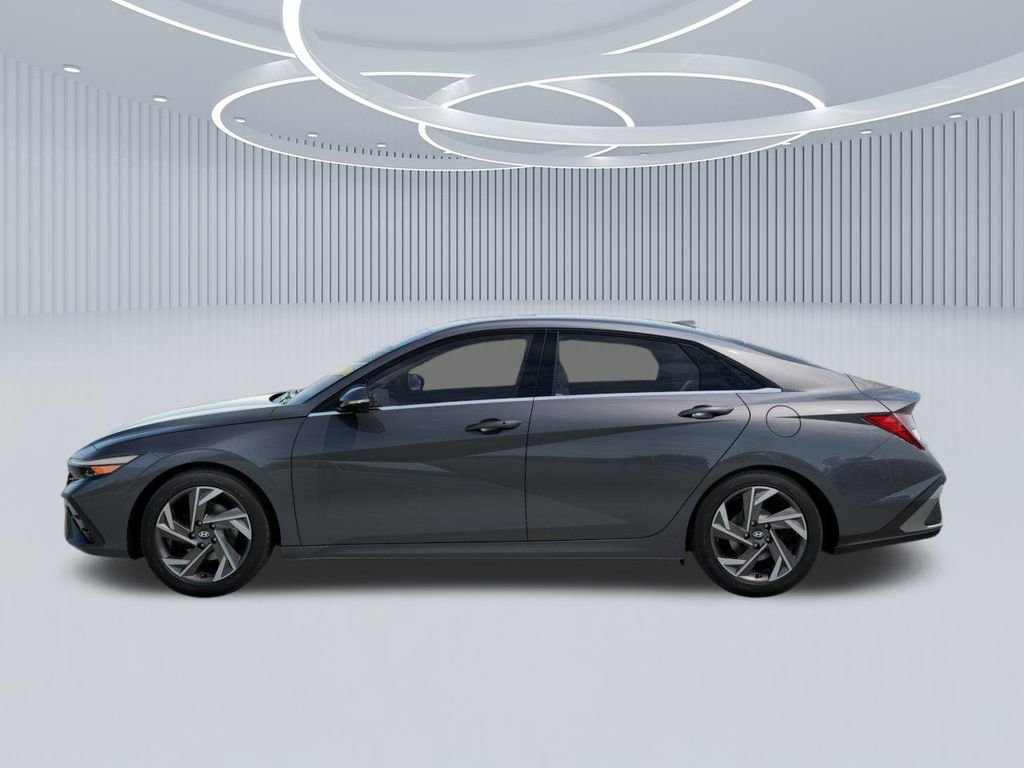 New 2026 Hyundai Elantra Limited FWD image 3