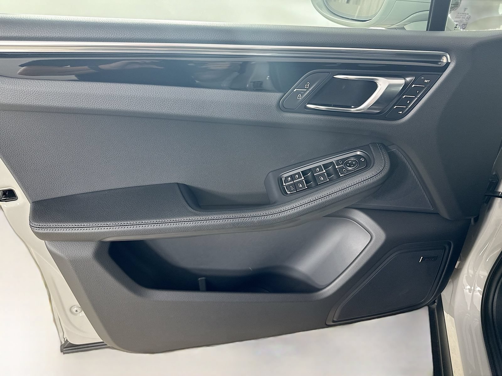 New 2026 Porsche Macan AWD/4WD image 16
