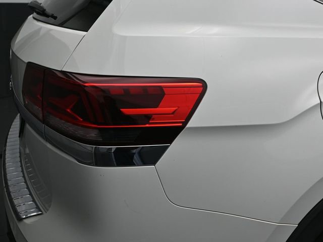 Used 2021 Volkswagen Atlas SE w/ Towing Package FWD image 23
