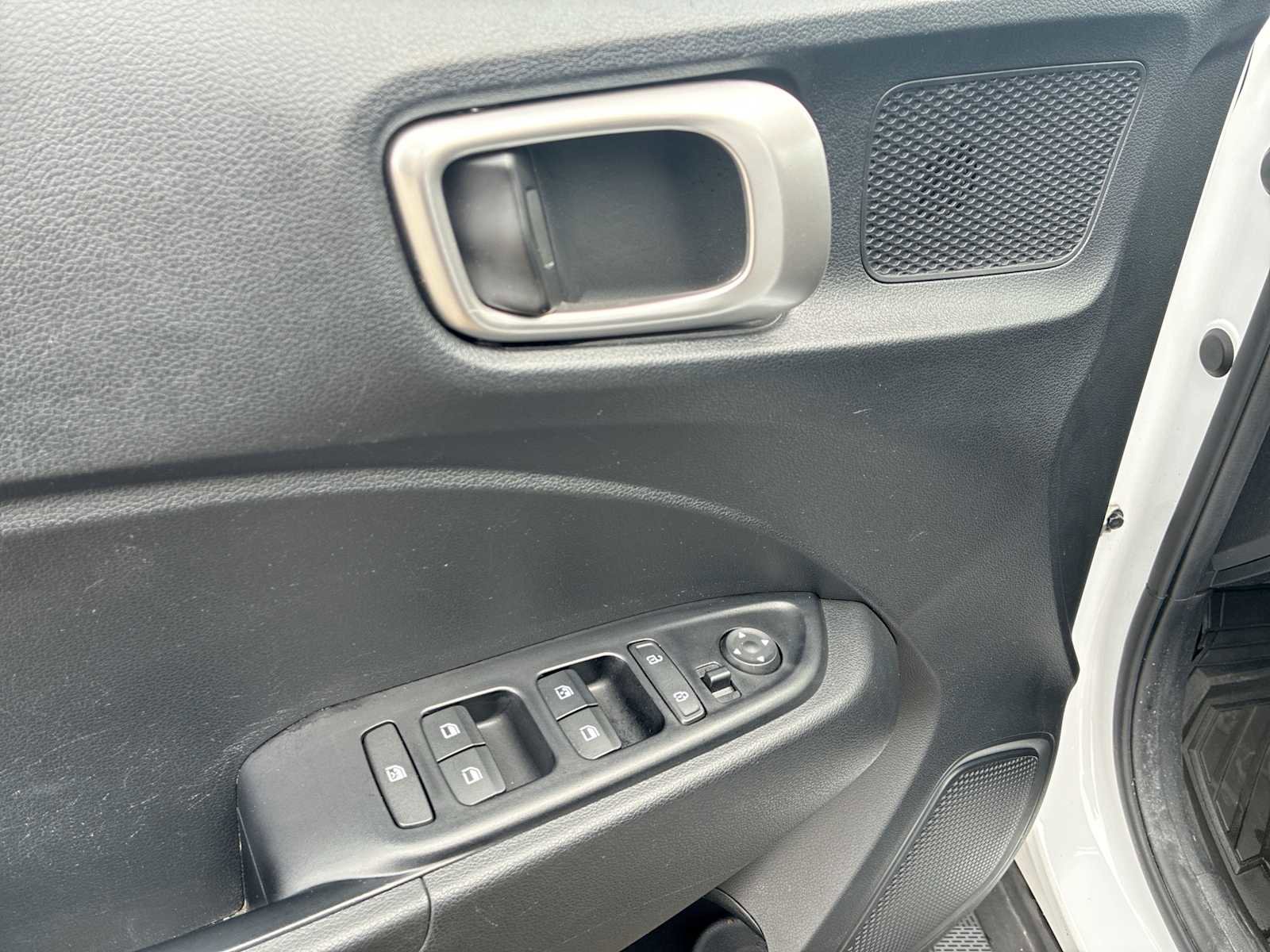 Used 2022 Hyundai Venue SEL image 23