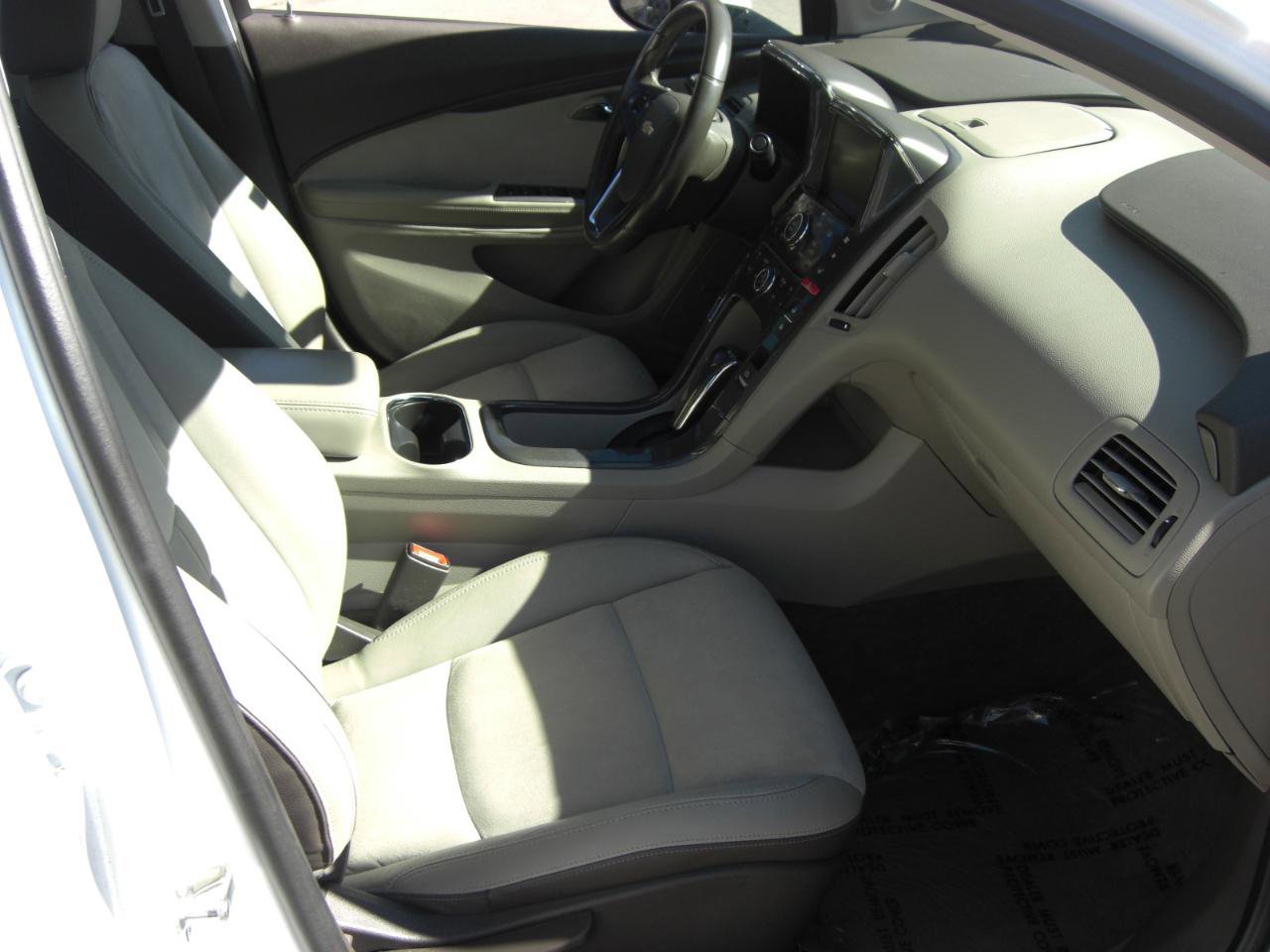 Used 2014 Chevrolet Volt Premium w/ Premium Trim Package image 16