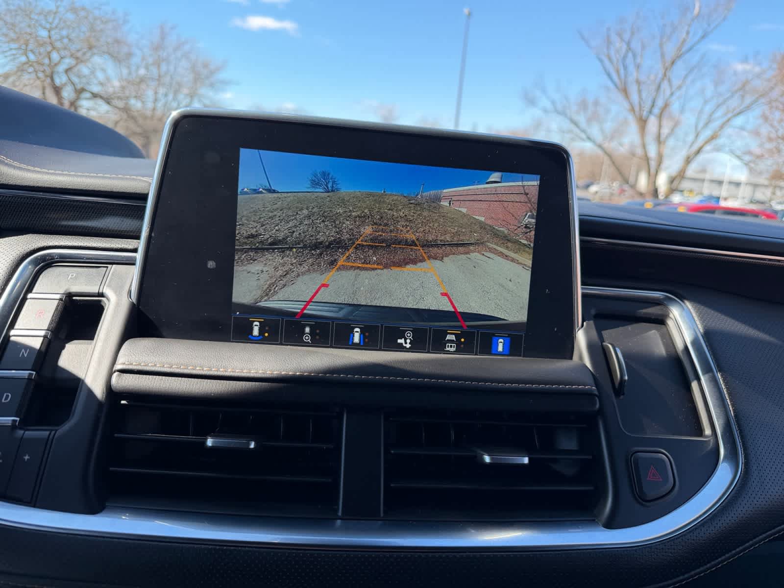 Used 2023 GMC Yukon AT4 w/ AT4 Premium Package image 41