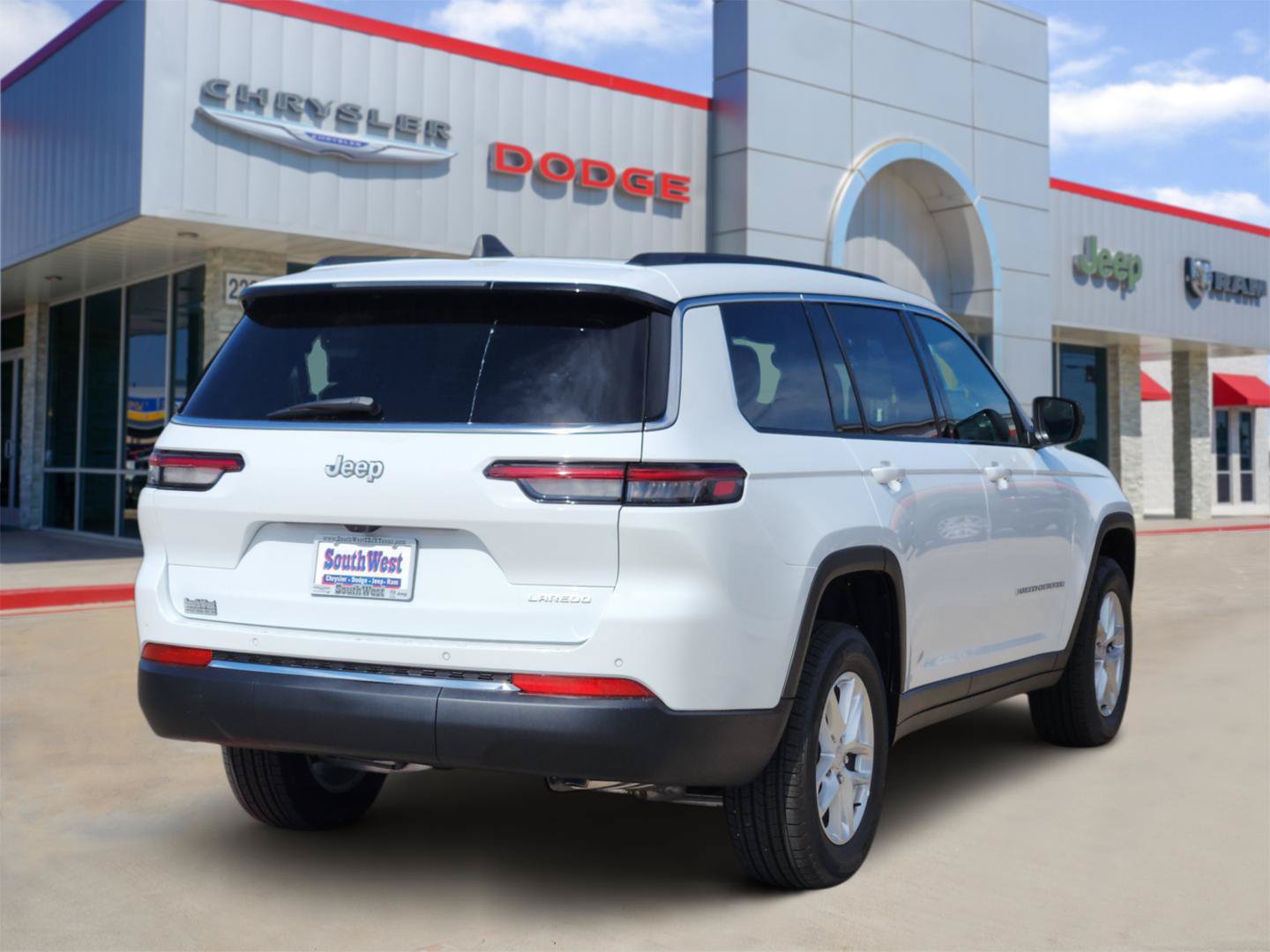 New 2026 Jeep Grand Cherokee L Laredo RWD image 5