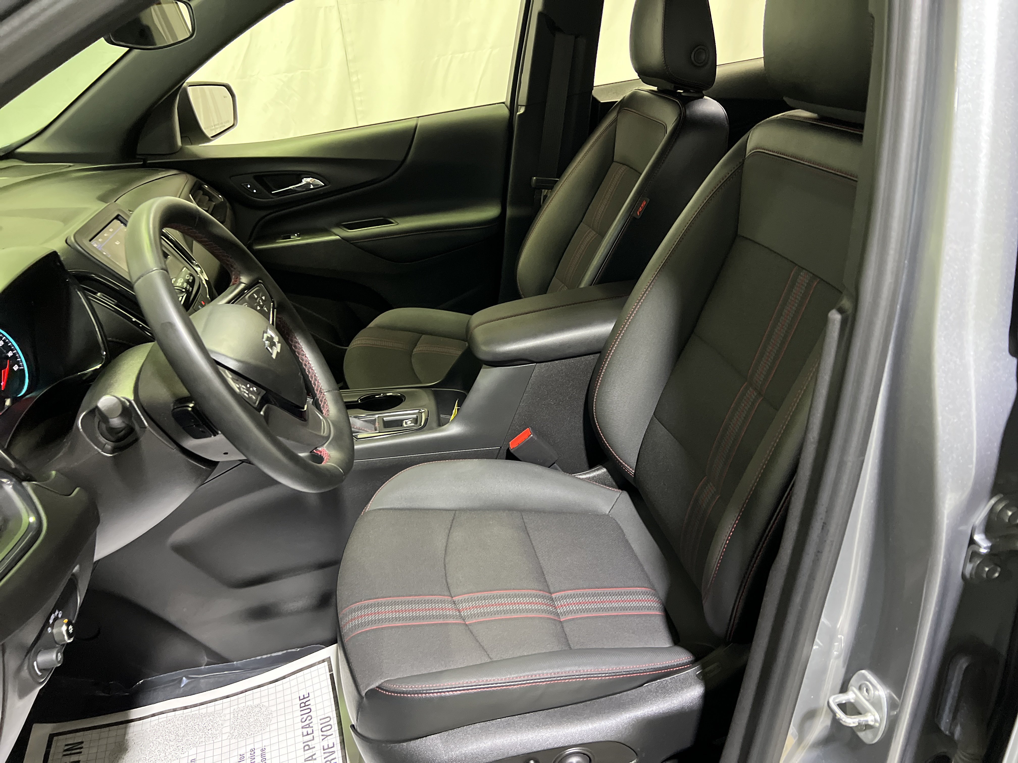 Used 2023 Chevrolet Equinox RS AWD/4WD image 17