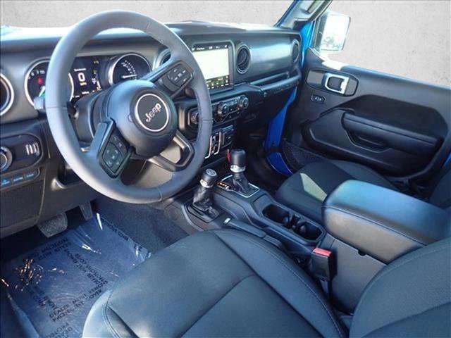 Used 2023 Jeep Wrangler Unlimited w/ Cold Weather Group AWD/4WD image 10