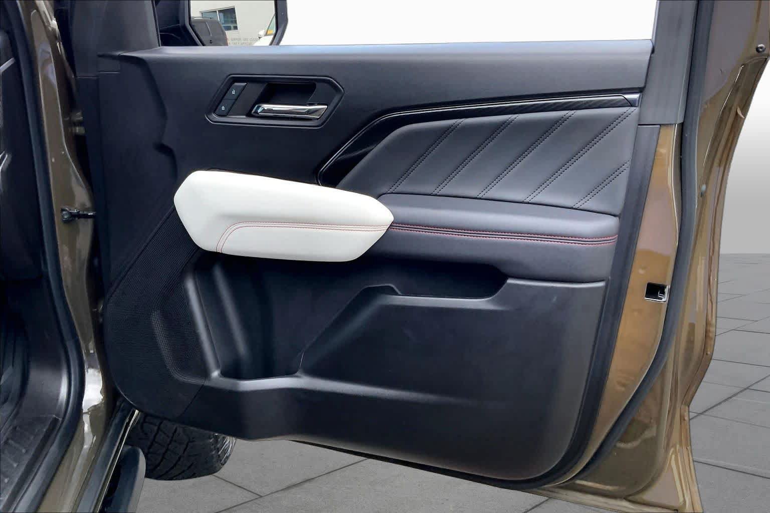 Used 2024 GMC Canyon AT4X AWD/4WD image 22
