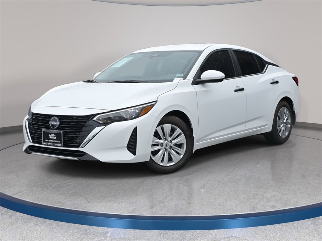 Used 2025 Nissan Sentra S image 1