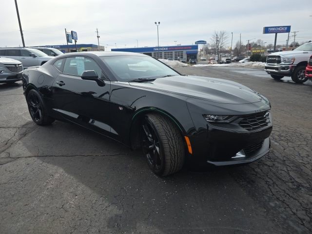 Used 2020 Chevrolet Camaro LT w/ RS Package image 8