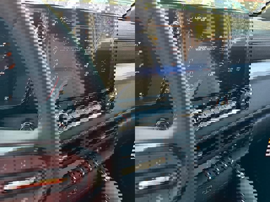 New 2025 Chevrolet Colorado LT image 19