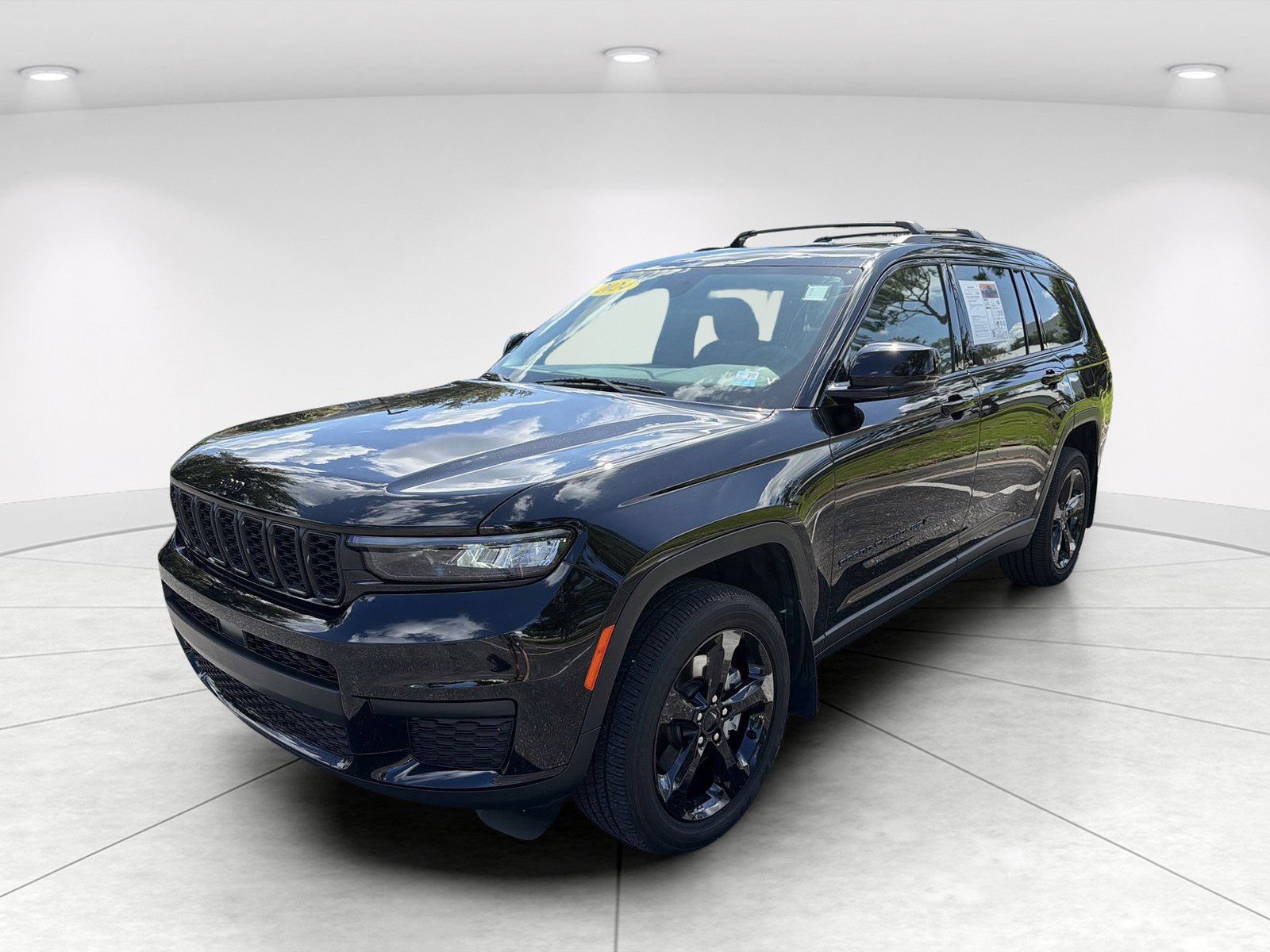 Used 2024 Jeep Grand Cherokee L Altitude AWD/4WD image 8