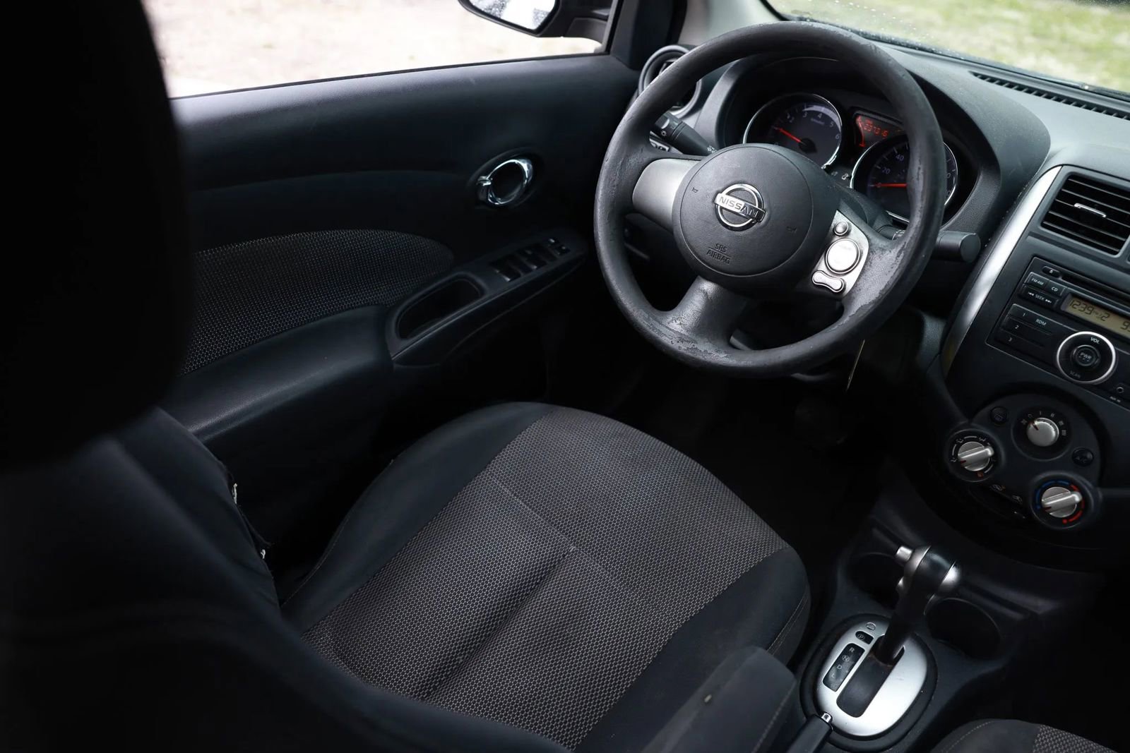 Used 2014 Nissan Versa SV image 20