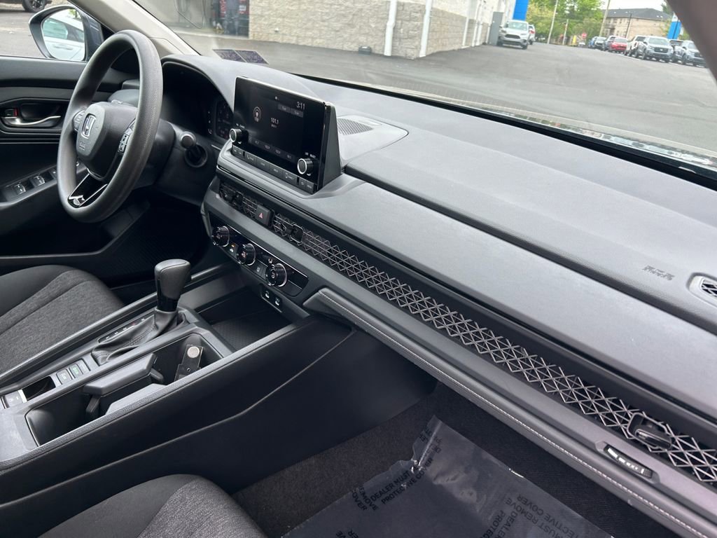 Used 2025 Honda Accord LX image 17
