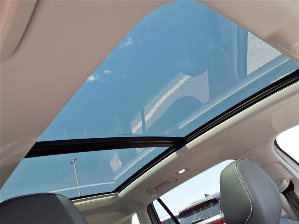 New 2026 Volkswagen Tiguan SE image 9