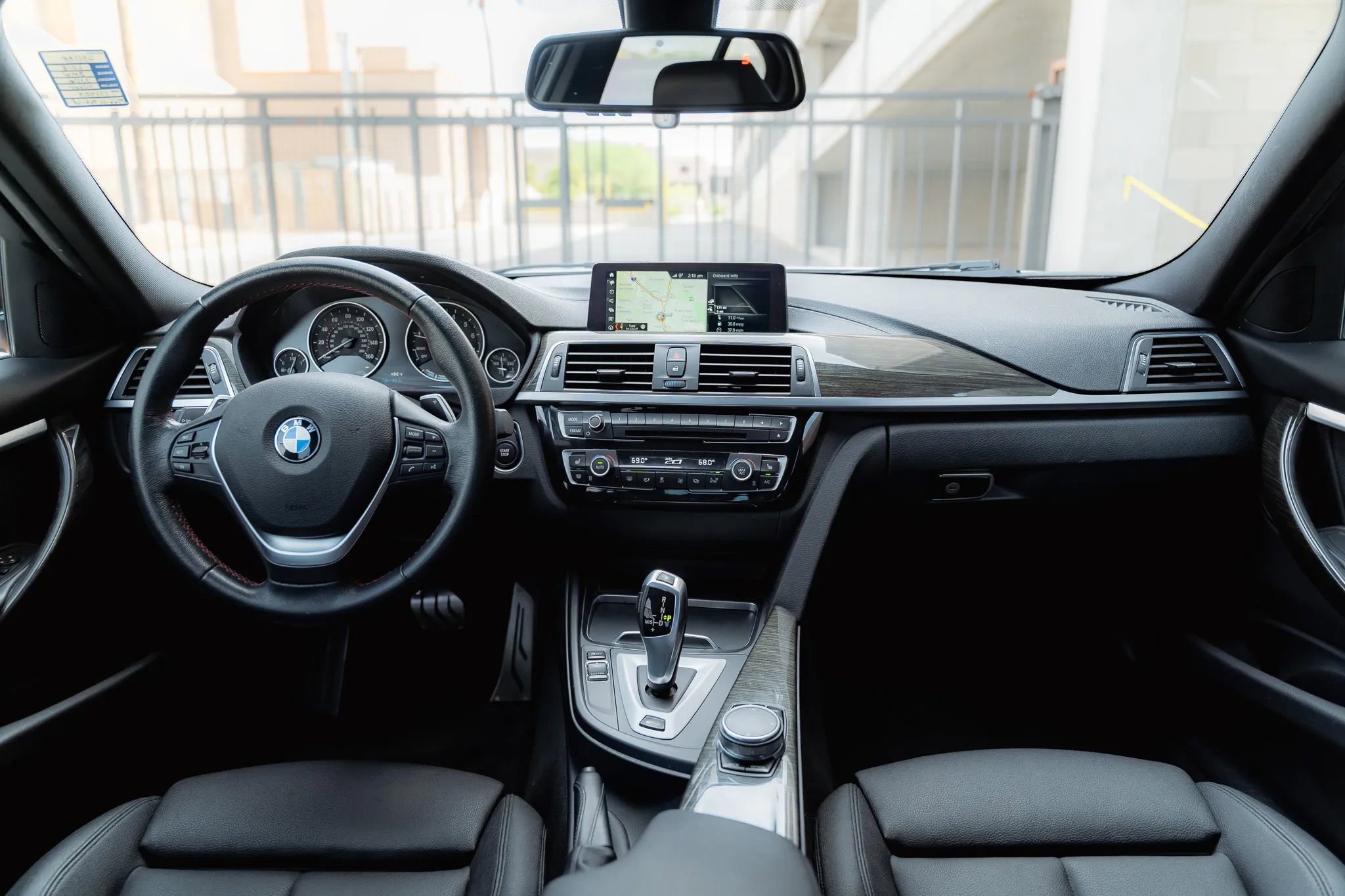 Used 2018 BMW 330e 330e iPerformance Sedan 4D image 27