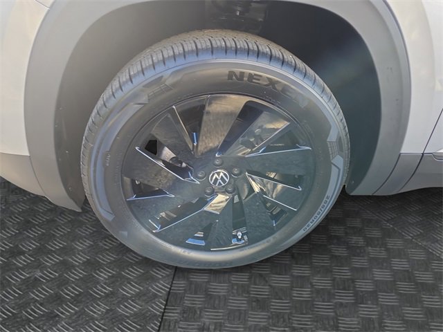 New 2026 Volkswagen Atlas Cross Sport SE image 9