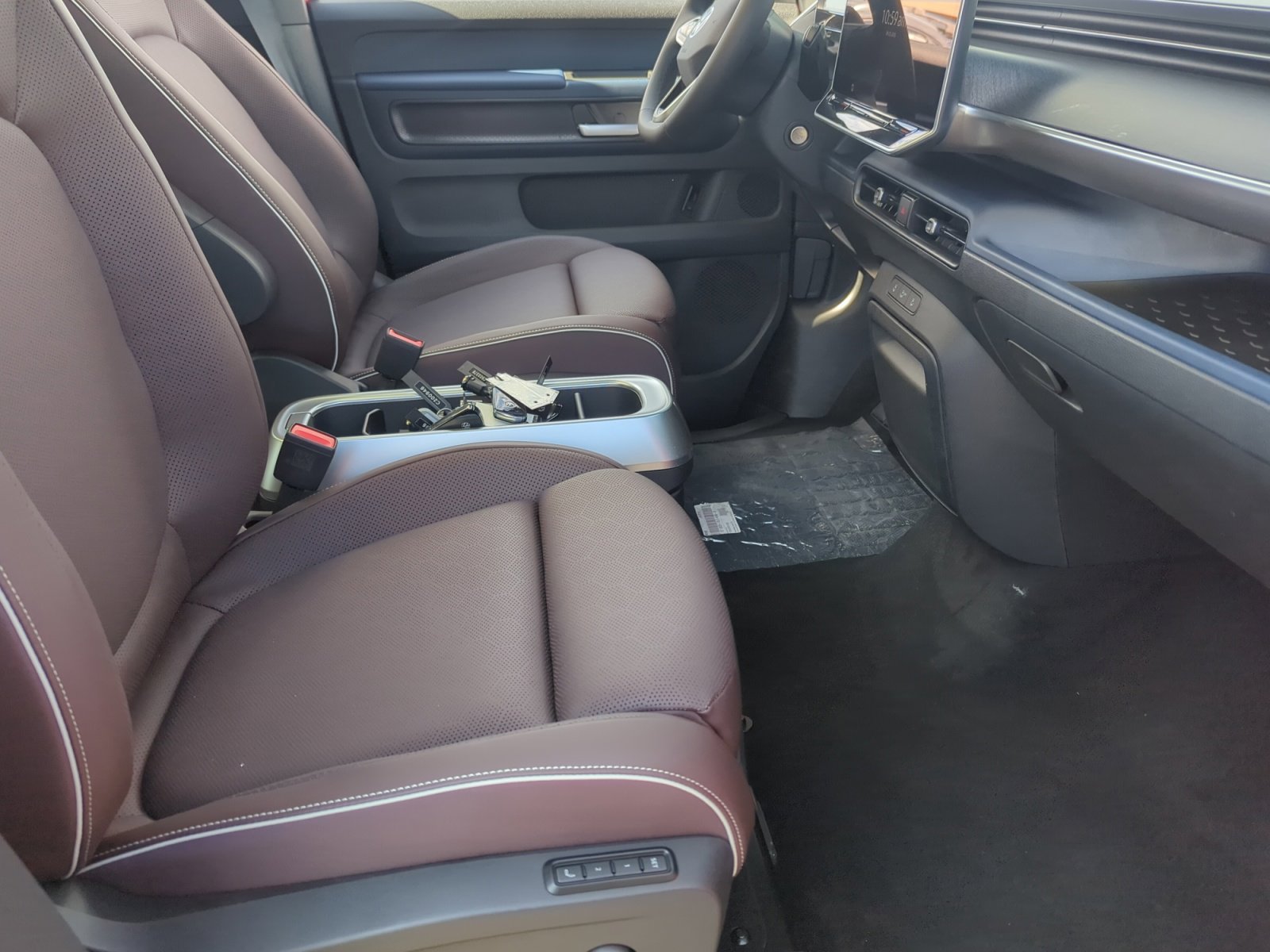 New 2025 Volkswagen ID. Buzz Pro S Plus RWD image 18