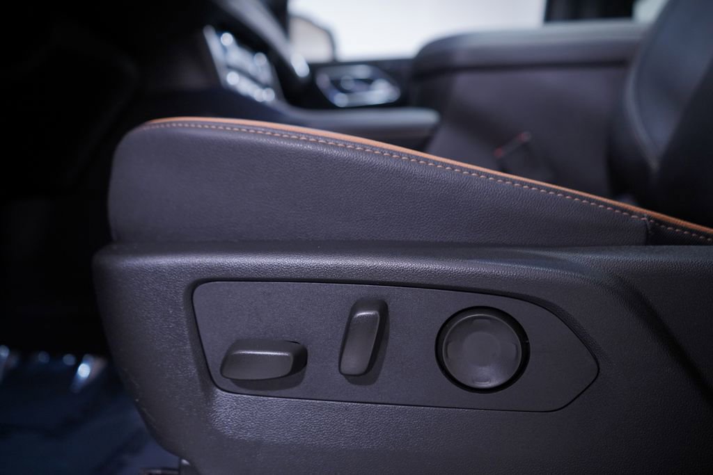 Used 2024 GMC Yukon AT4 w/ AT4 Premium Plus Package image 18