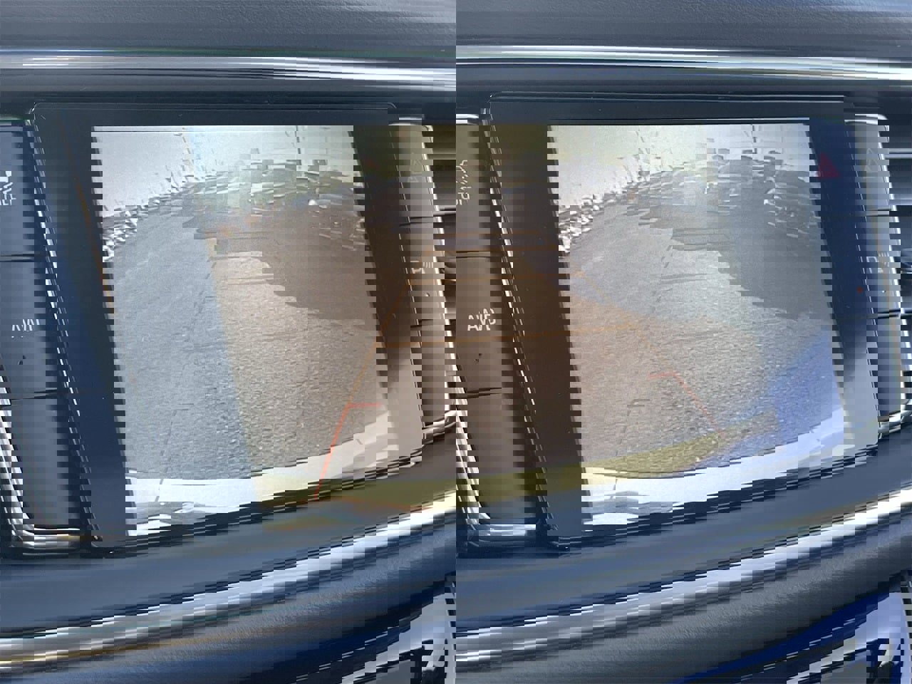 Used 2019 Buick Enclave Essence image 24