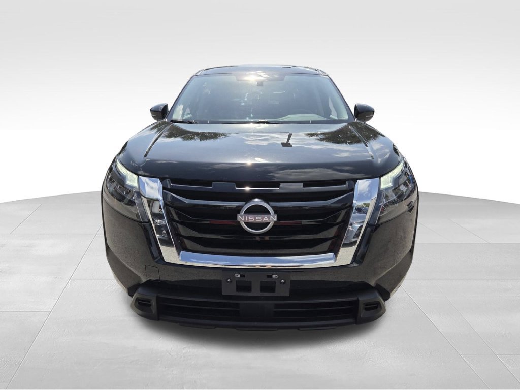Certified 2025 Nissan Pathfinder SV FWD image 9