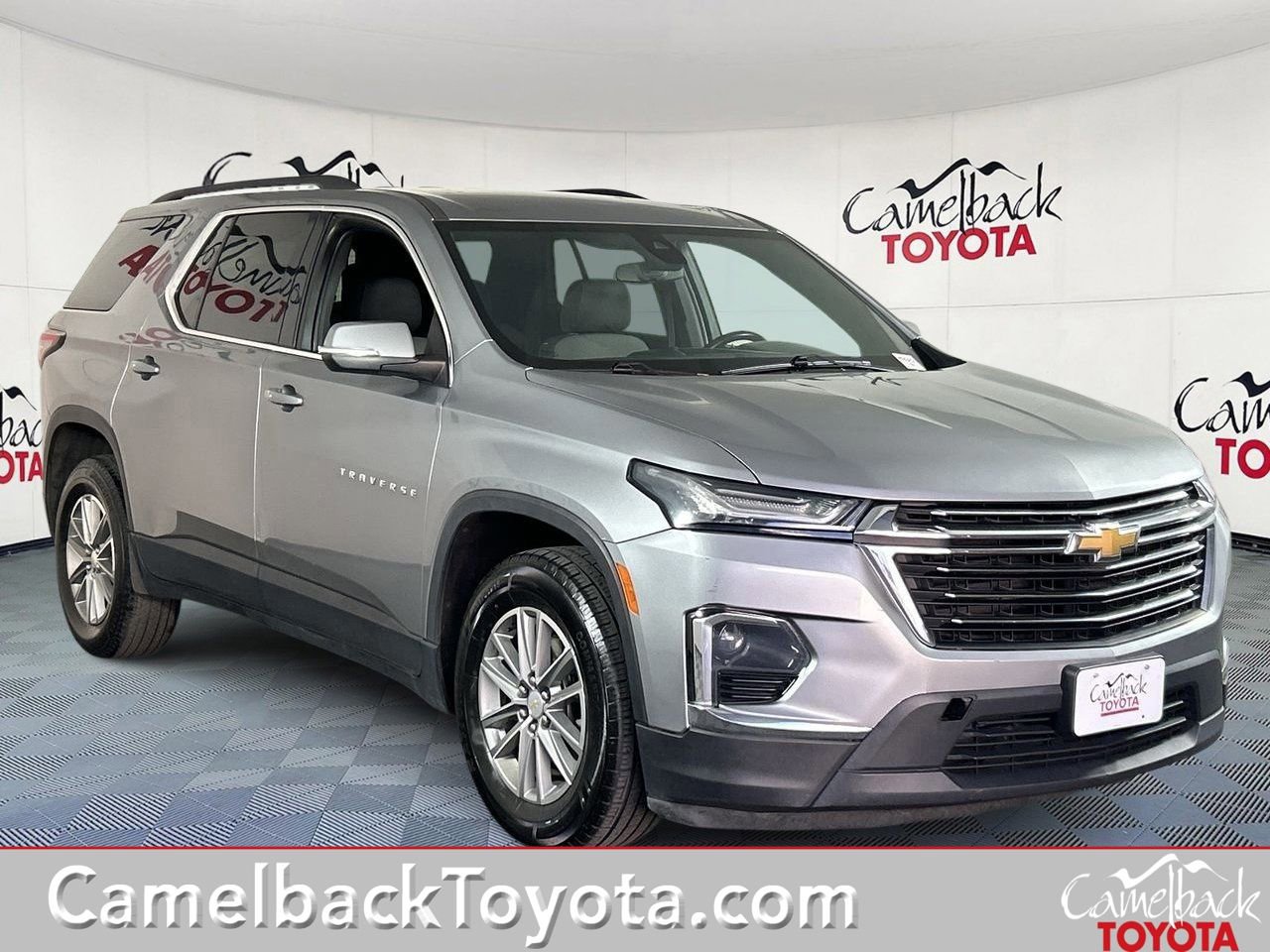 Used 2023 Chevrolet Traverse LT