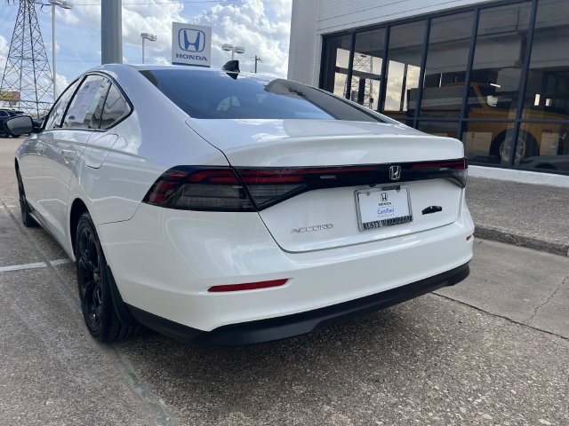 Certified 2025 Honda Accord SE image 7