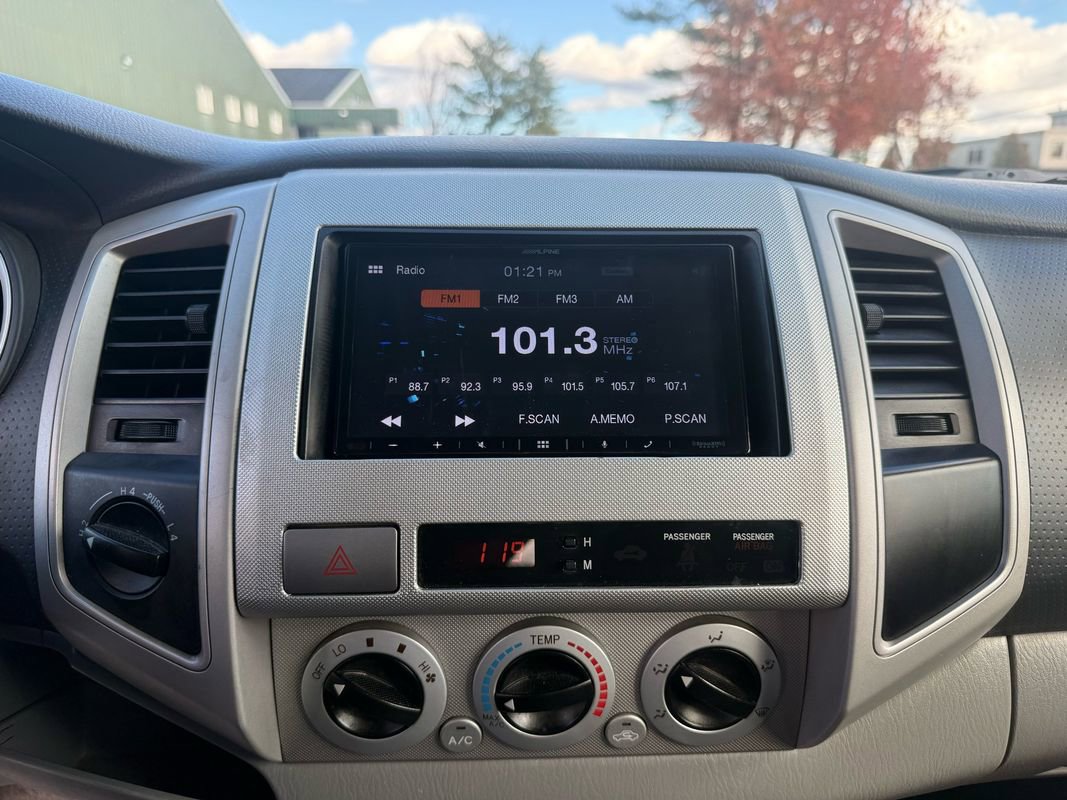 Used 2010 Toyota Tacoma 4x4 Double Cab image 21