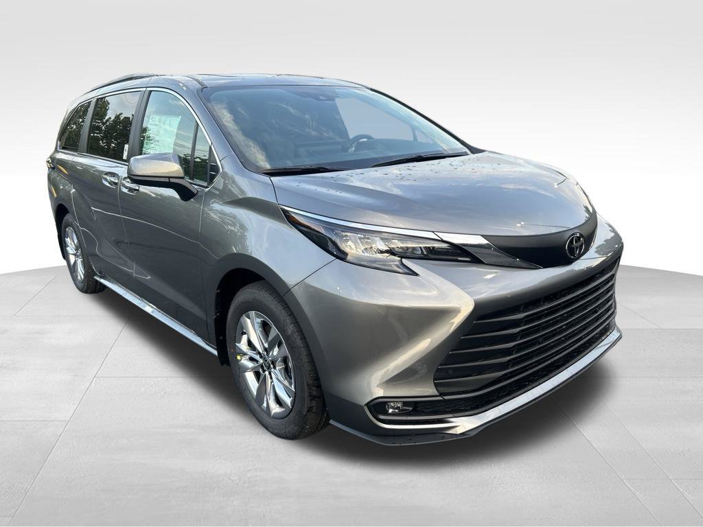 New 2026 Toyota Sienna XLE AWD/4WD image 7