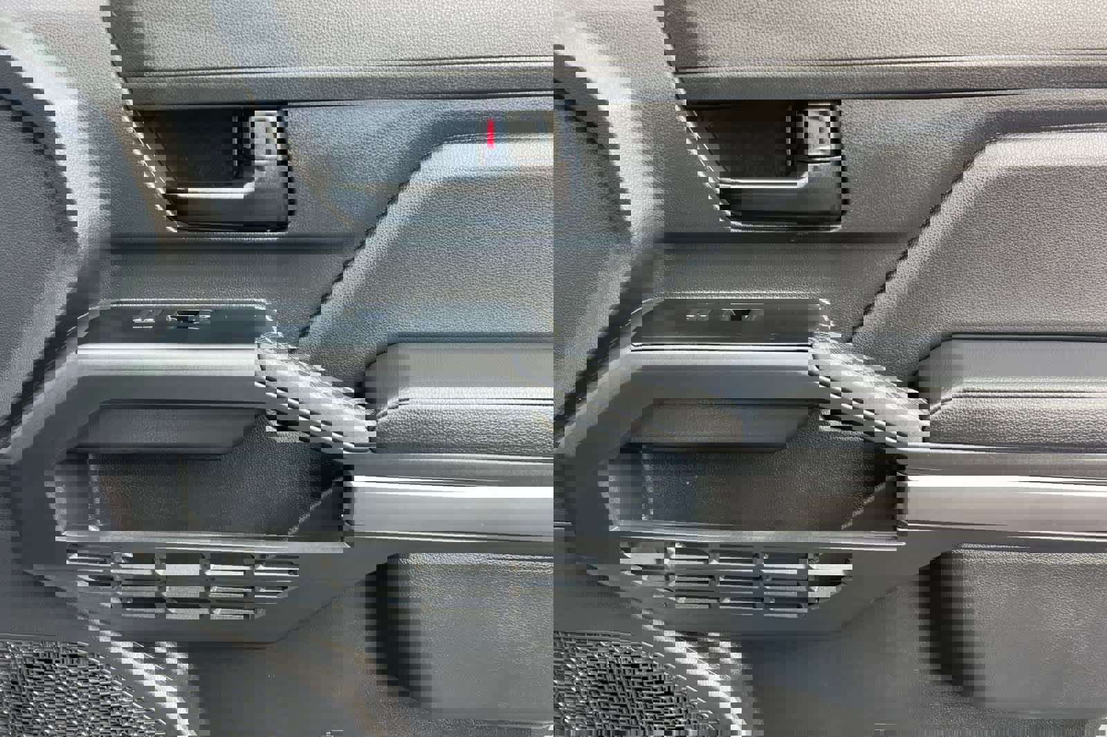 Certified 2025 Toyota Tacoma SR5 image 17