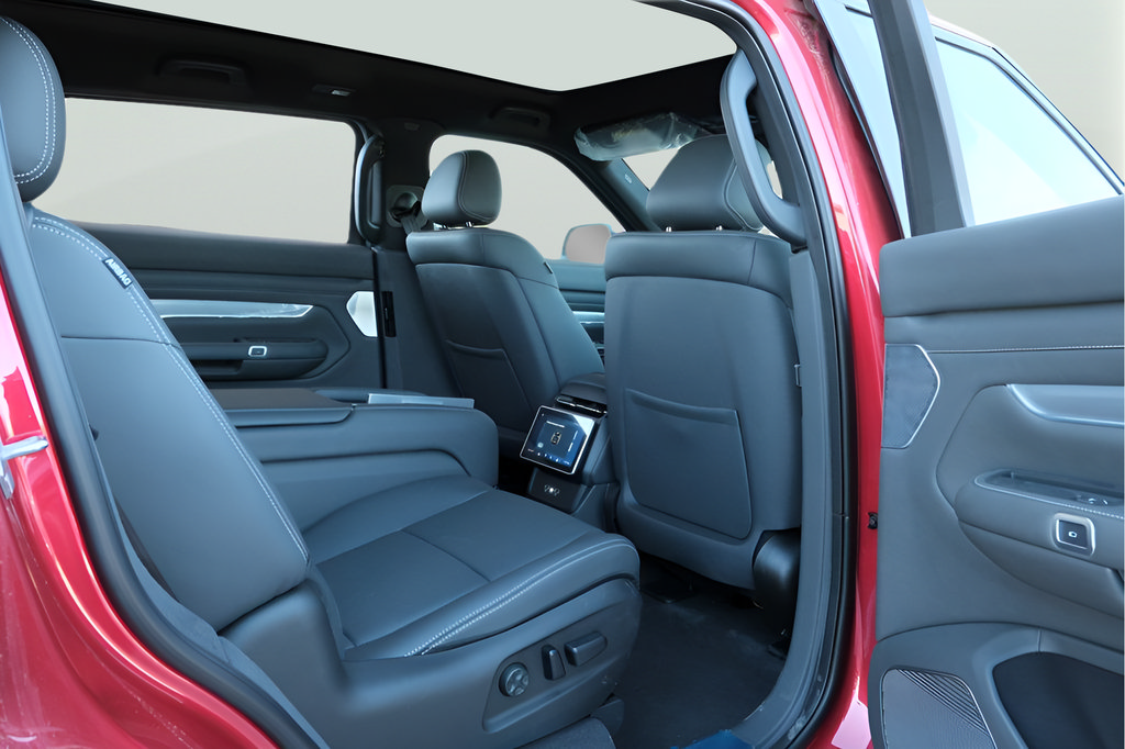 New 2024 VinFast VF 9 Plus AWD/4WD image 23