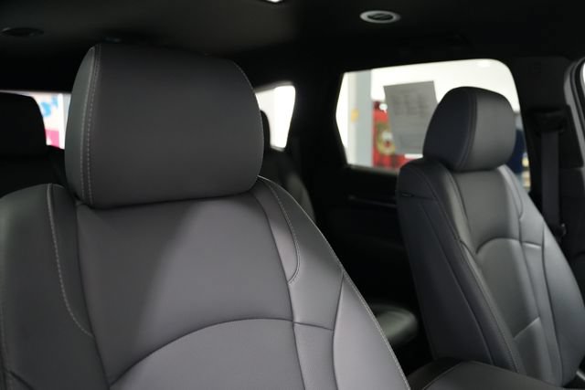 Used 2024 Buick Enclave Premium AWD/4WD image 25
