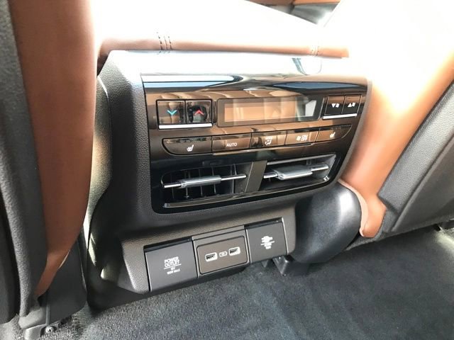 Used 2024 Acura MDX SH-AWD w/ Advance Package image 19