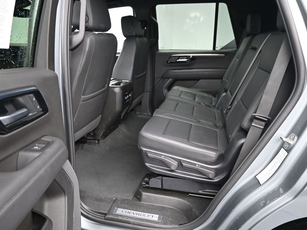 Used 2025 Chevrolet Tahoe LT AWD/4WD image 17