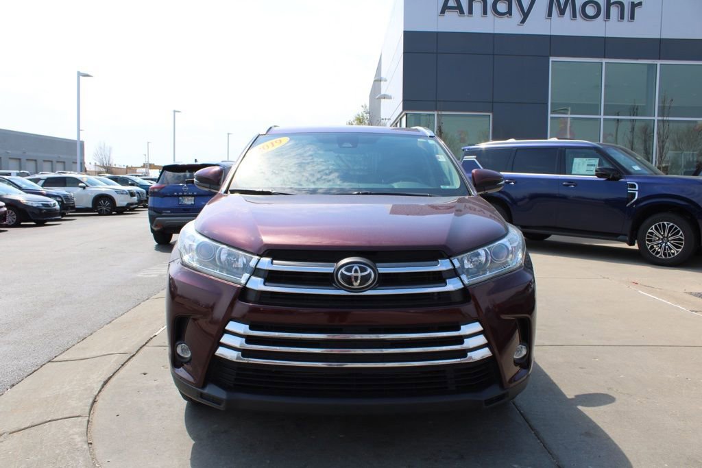Used 2019 Toyota Highlander Limited image 2