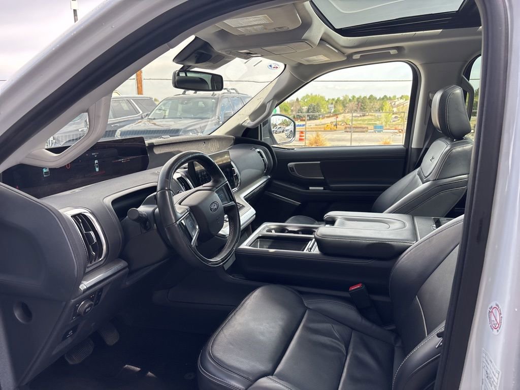 Used 2025 Ford Expedition Max Platinum AWD/4WD image 9