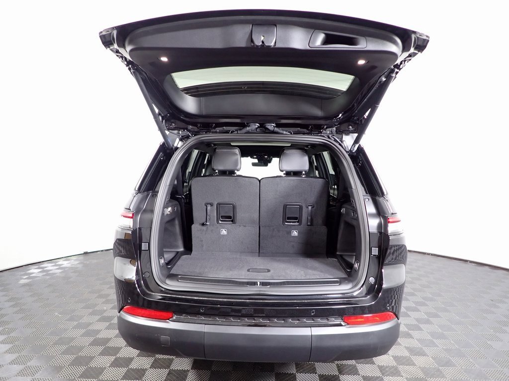 New 2025 Jeep Grand Cherokee L Limited w/ Black Appearance Package image 15