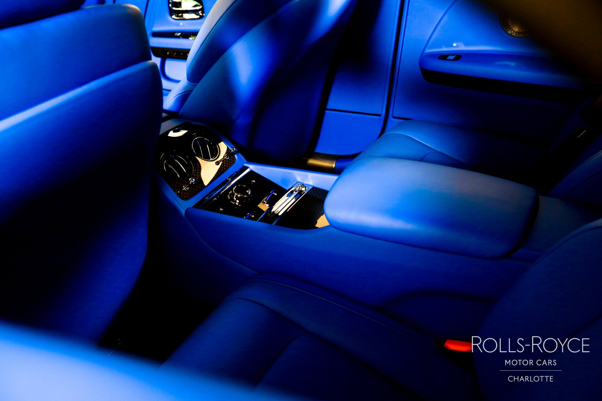 New 2025 Rolls-Royce Spectre Black Badge w/ Spectre Enhancement Package image 19