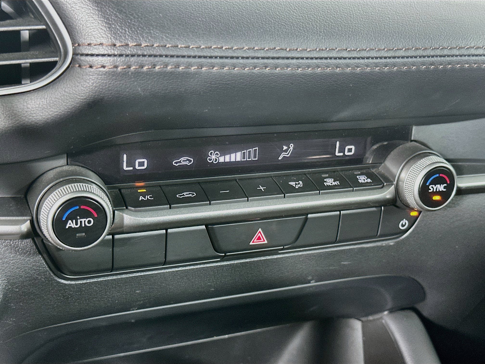 Used 2024 MAZDA MAZDA3 s FWD image 24