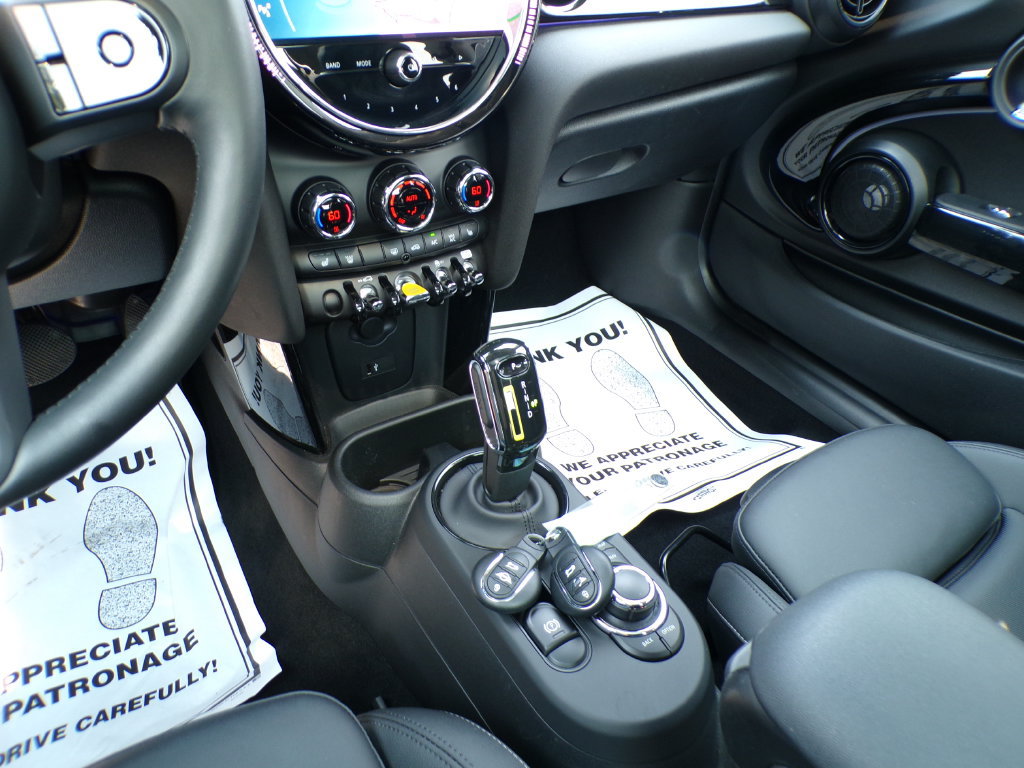 Used 2024 MINI Cooper SE FWD image 26