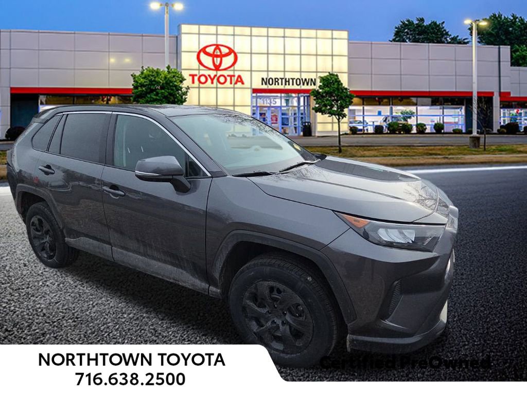 Used 2022 Toyota RAV4 LE image 1