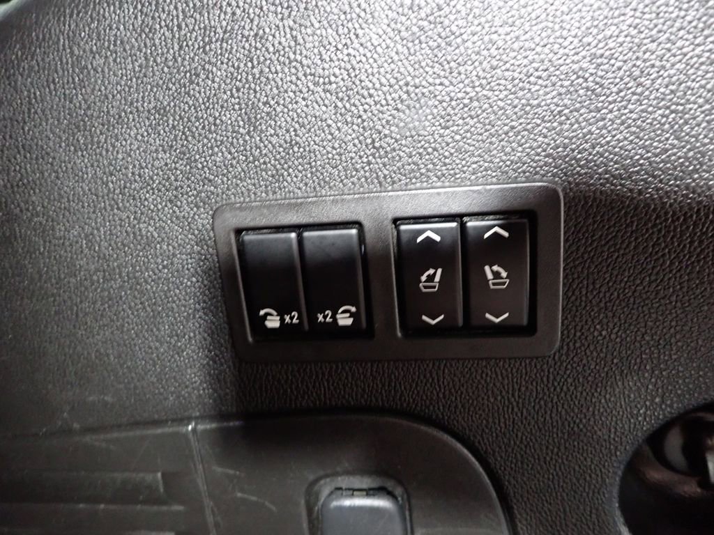 Used 2016 Cadillac Escalade Premium image 19