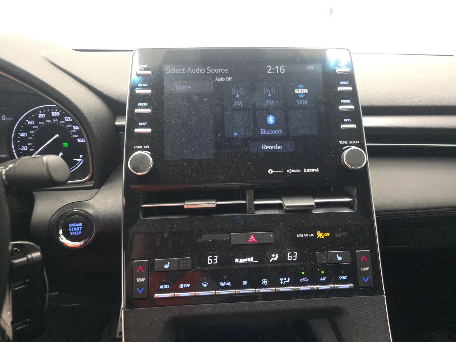 Used 2019 Toyota Avalon XSE image 9