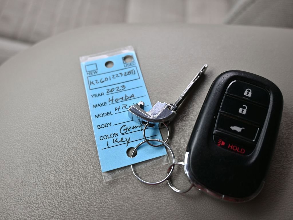 Used 2023 Honda HR-V LX image 18