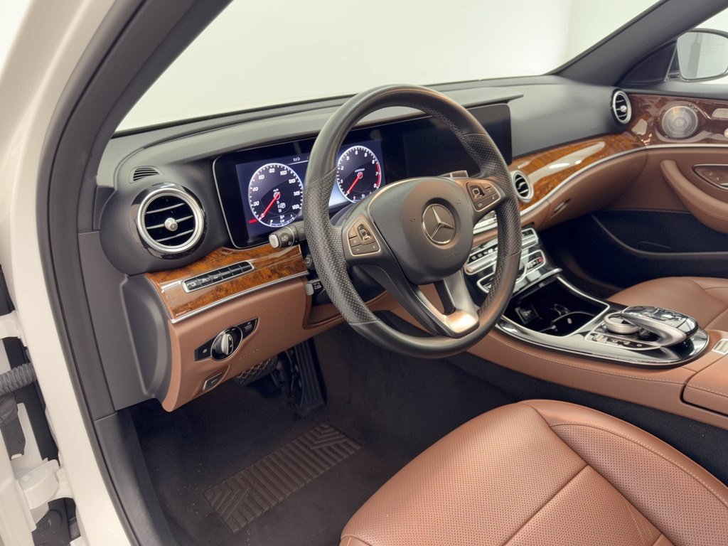 Used 2018 Mercedes-Benz E 300 4MATIC image 4