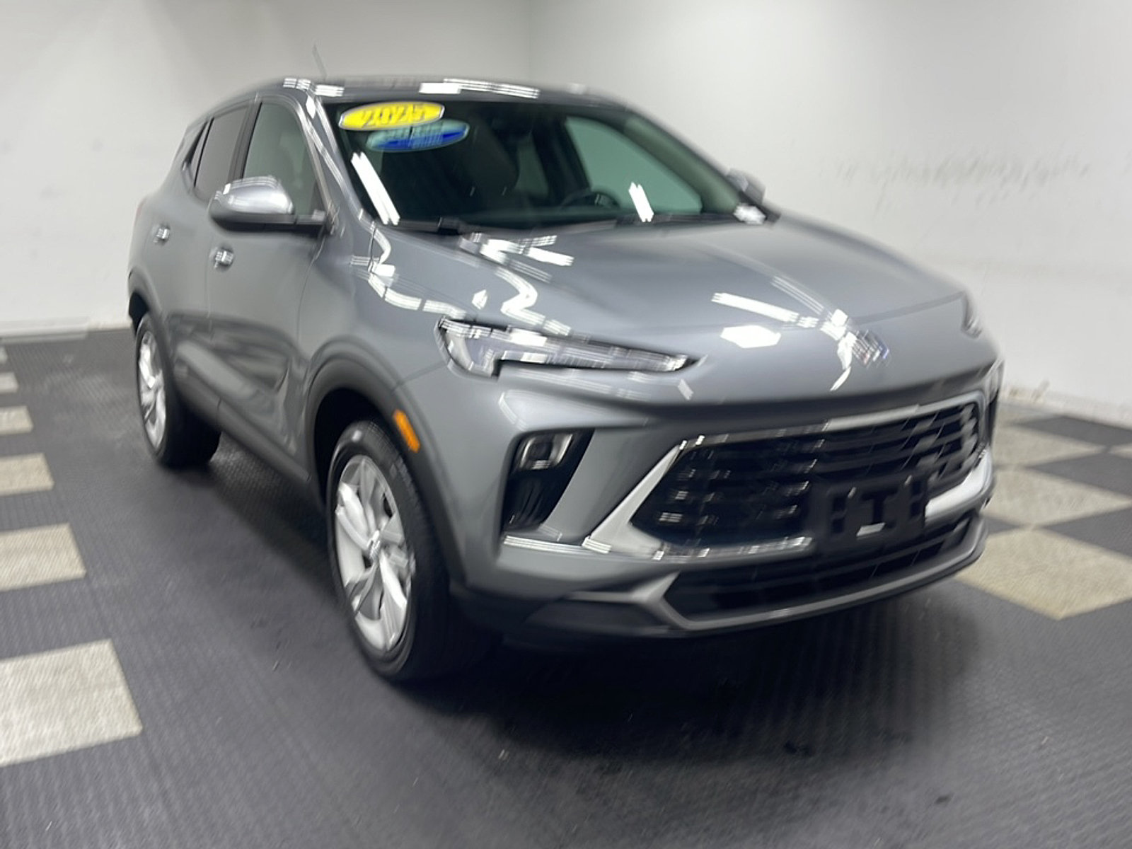 Used 2025 Buick Encore GX Preferred AWD/4WD image 23