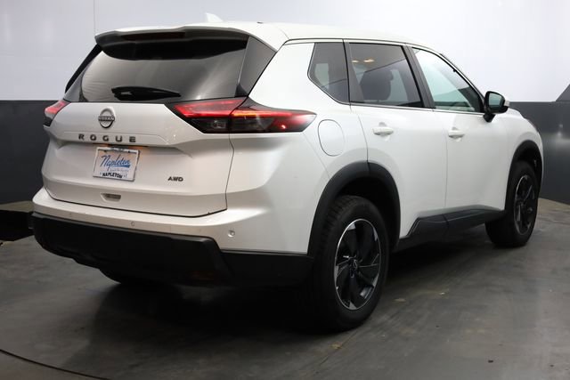 Used 2025 Nissan Rogue SV image 5